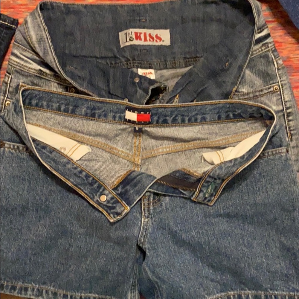 2 pair of women’s jeans shorts. Exc cond. nonsmkg